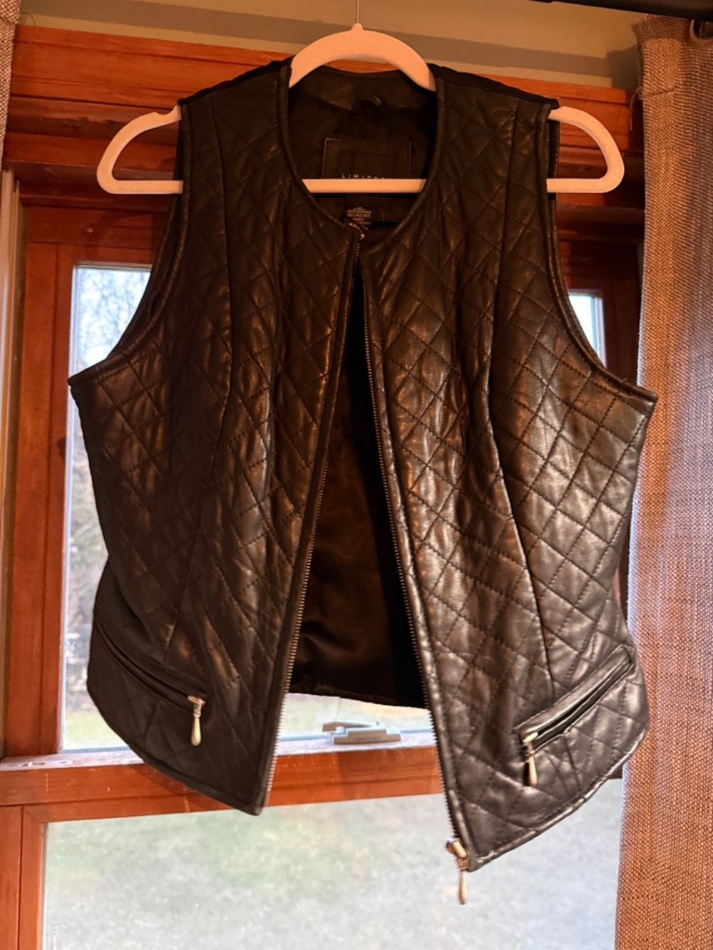 Vintage Quilted Black Leather Vest with Zip Pockets - Women